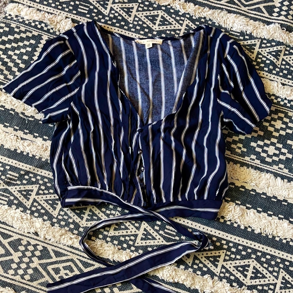 LA hearts button up crop top